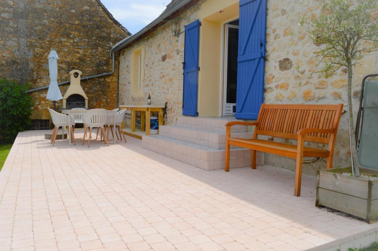 Aux Volets Bleus Chez Mark & Sylvie Rouffignac Saint-Cernin Esterno foto